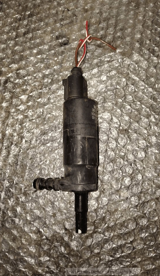 3b7955681 Pompa tergiproiettori AUDI A6 (4A) 2.8 V6 (128Kw) SW 5p/b/2771cc - Immagine 2 di 4