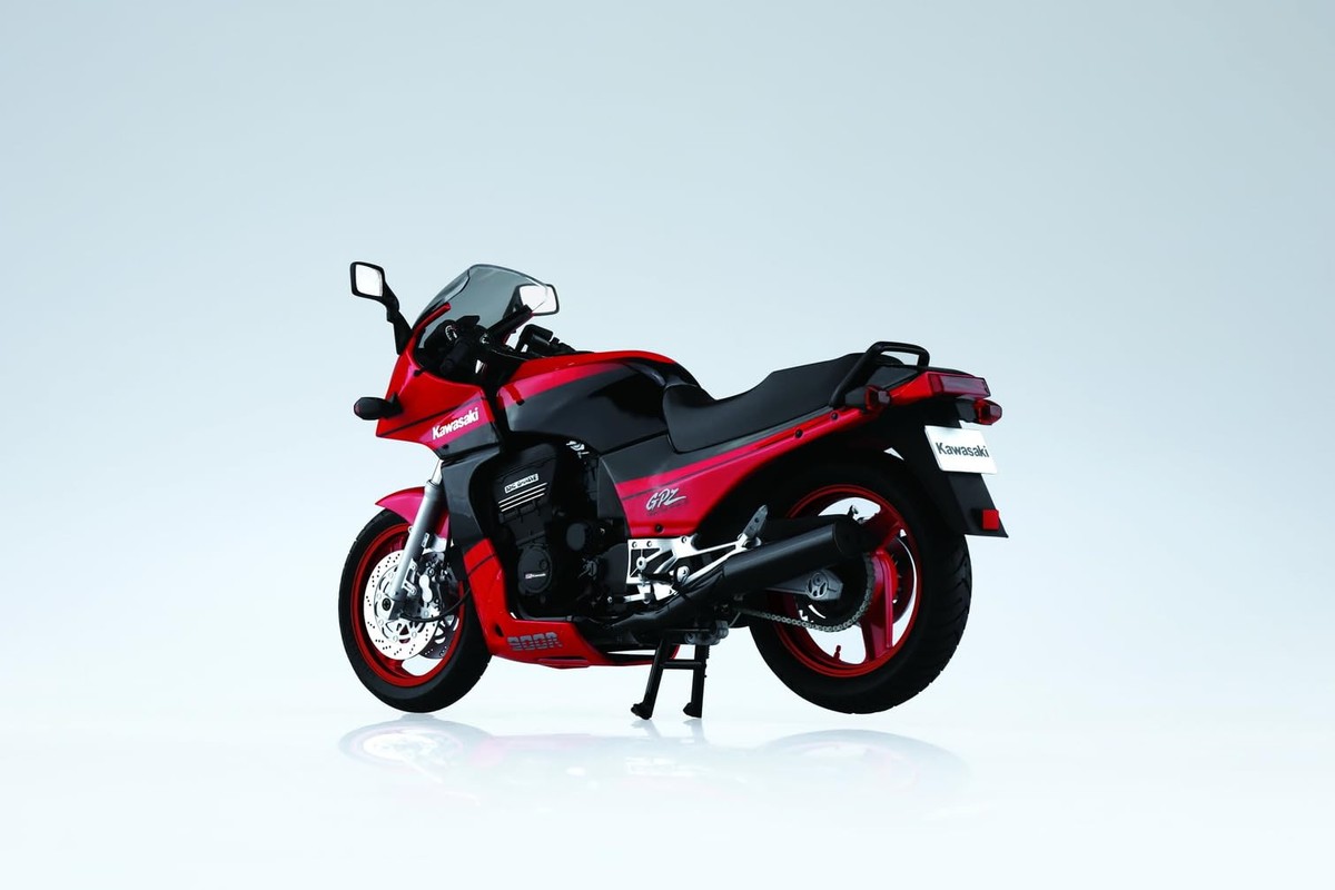 Kawasaki ZX900A GPZ900R Ninja 1990 with Custom Parts 1:12