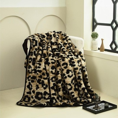 Cozy Soft Faux Fur Throw Blanket, Plush Rabbit Fur Design for Couch
