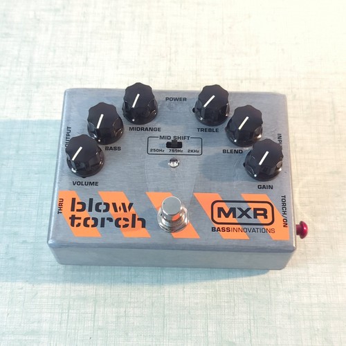 MXR M181 Blow Torch Bass Distortion Fuzz Effects Analogue Guitar Pedal Boxed - Picture 2 of 11