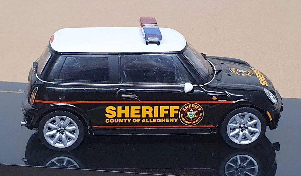 Ixo 1/43 Scale MOC100 - Mini Cooper Sheriff County Of Alleghenny USA - Image 3 of 4