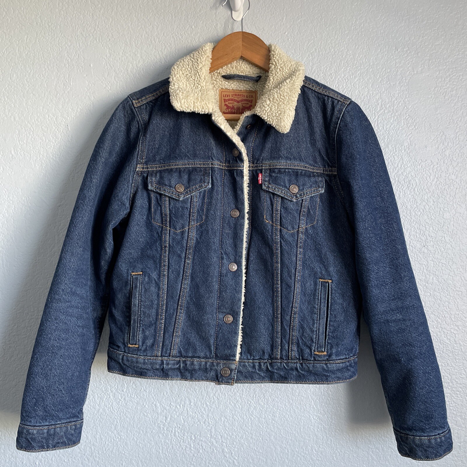 Levi Strauss Women Size Medium Blue Denim Sherpa Trim Trucker Jacket