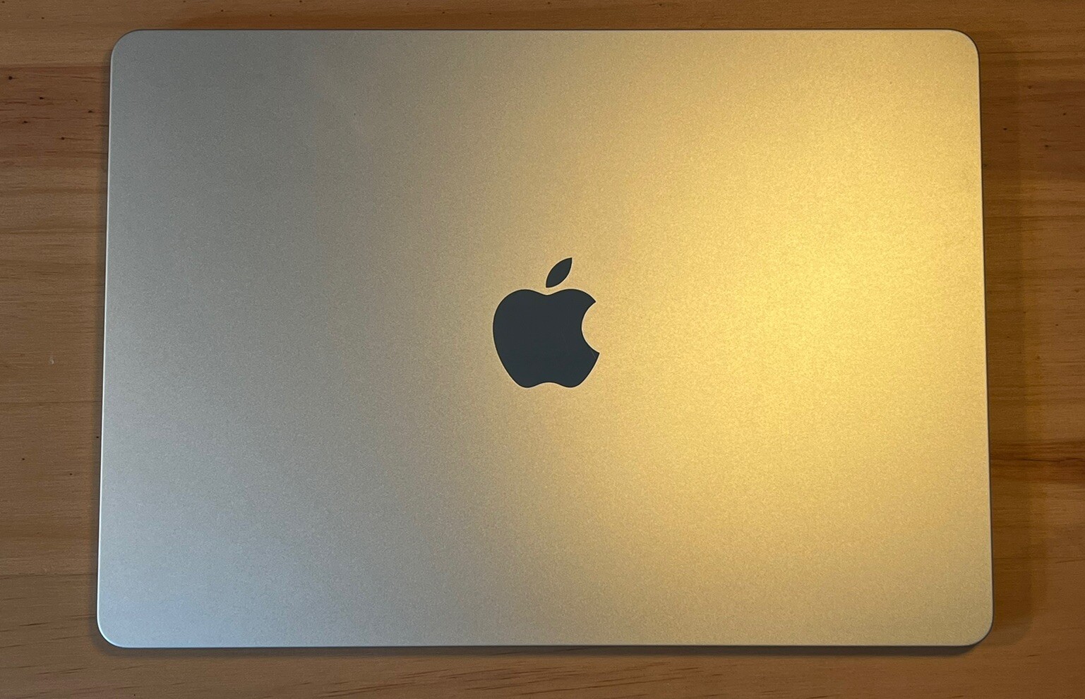 Apple Macbook Air 2022 13" M2 A2681 UNKNOWN SPEC NO POWER For Parts (READ) G3D
