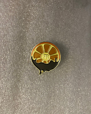 Baileys Irish Cream Liqueur Chocolate Dipped Orange Slice Enamel Lapel Pin 1''H
