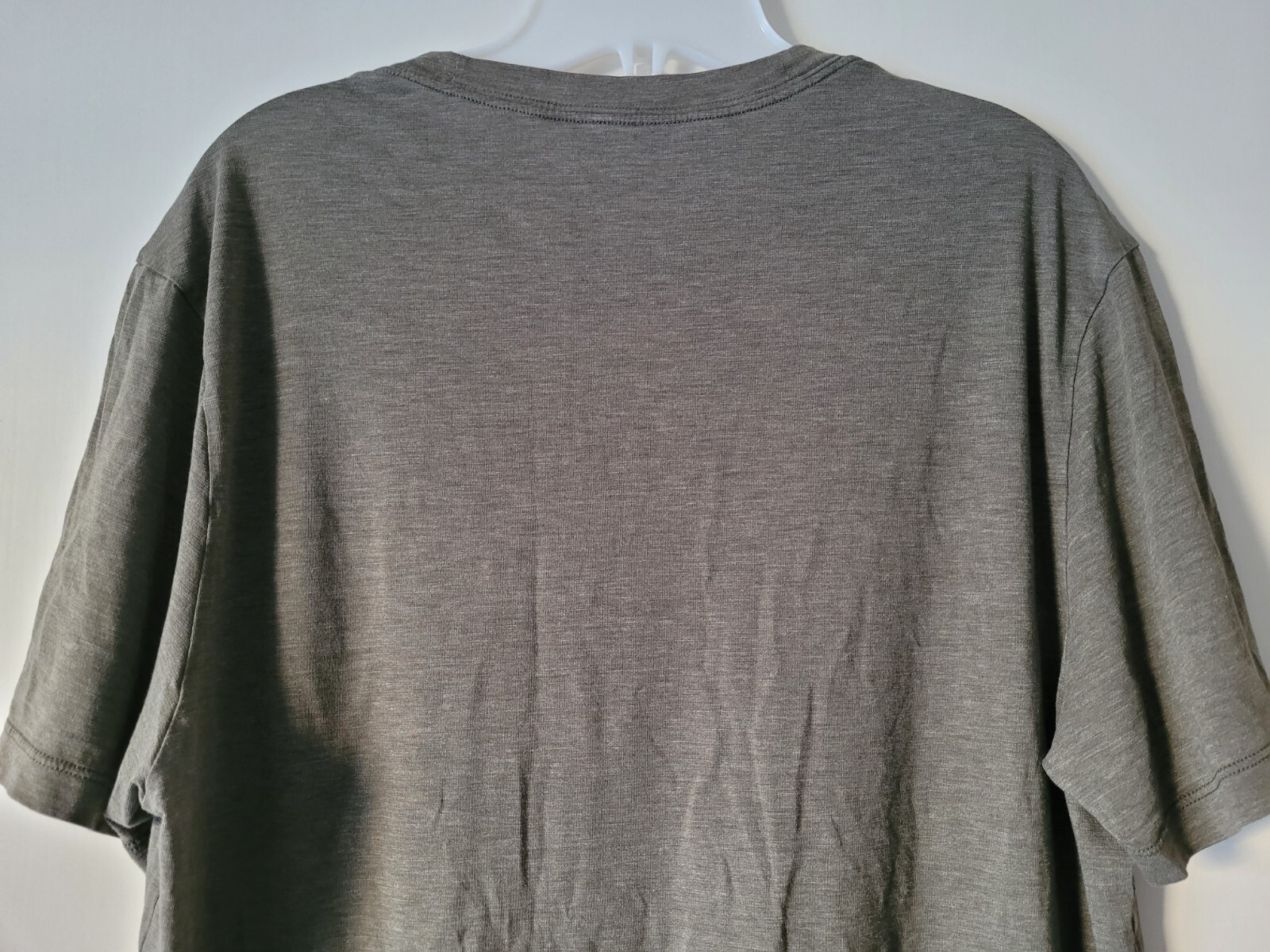 Lululemon Men's Basic Solid Green Short Sleeve Wo… - image 7