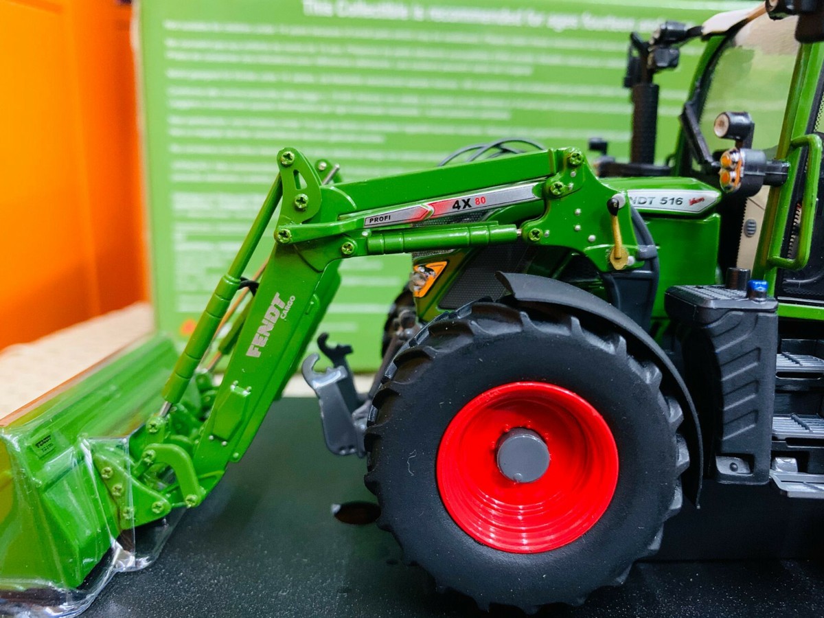 ミニカー FENDT 516 Vario 1:32 ミニカー FENDT 516 Vario 1:32 Amazon.com: Fendt 516 with