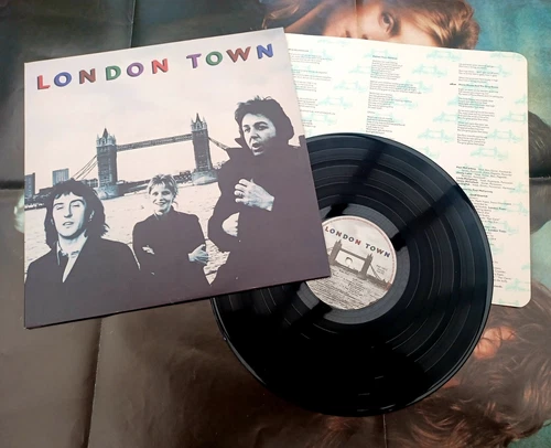PAUL McCARTNEY WINGS " LONDON TOWN " SUPERB ORIG UK LP INC LYRIC INNER+POSTER