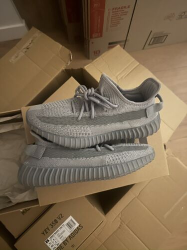 ✅ ADIDAS YEEZY BOOST 350 V2 ‘Steel/Steeple Grey’ (FREE EXPRESS SHIPPING) ✅ - Picture 1 of 3
