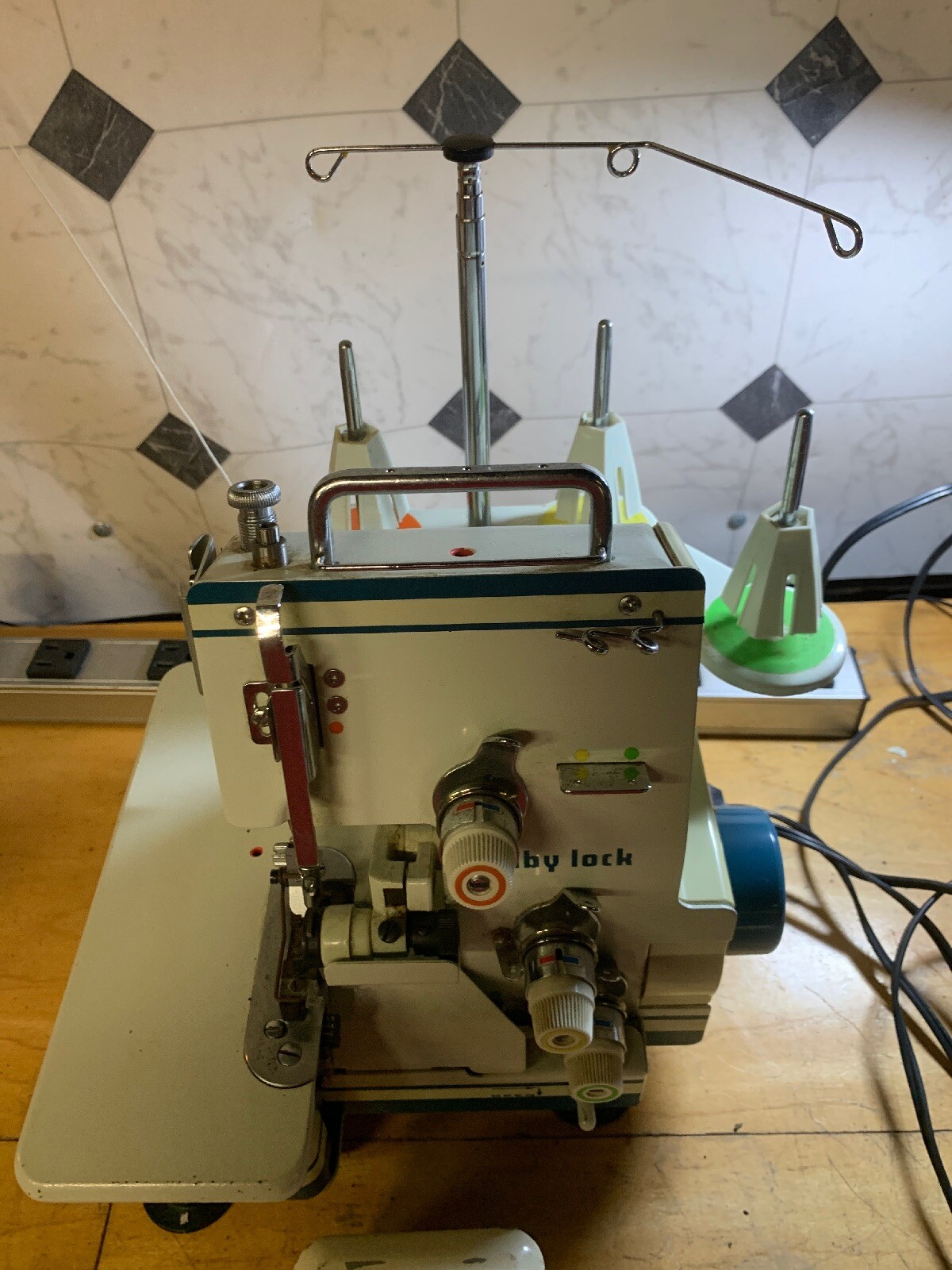 Baby Lock Overlock SewingMachine Model BL3416 Works Free Shipping eBay