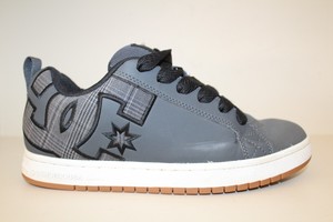 dc court graffik se shoes