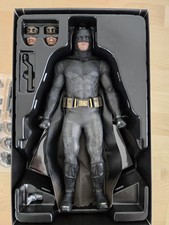 Hot Toys Batman v Superman BvS Dawn Of Justice Batman 1/6 Scale Figure mms342