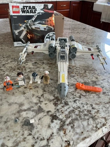 LEGO Star Wars: Luke Skywalker's X-Wing Fighter (75301)