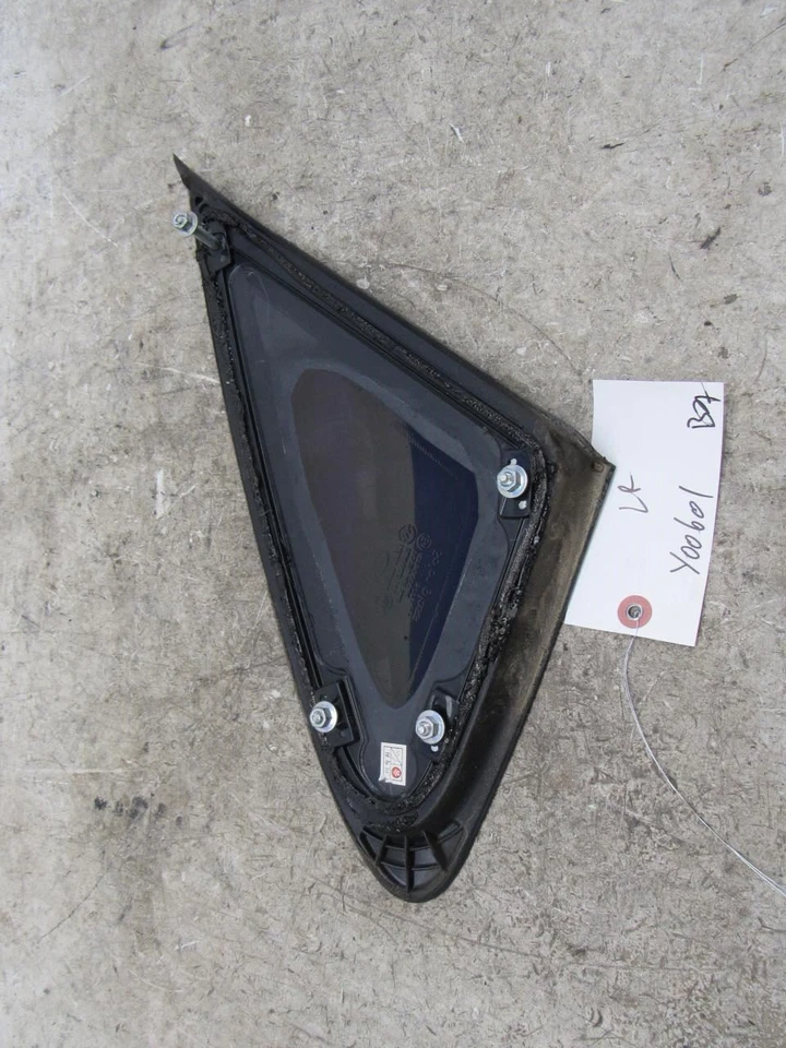 2011 2016 Hyundai Equus left driver side rear quarter panel vent glass window OE - Image 4 of 4