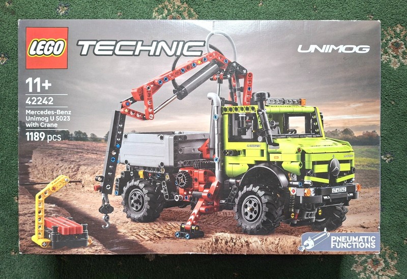 Lego Technic: Mercedes-Benz Unimog U 5023 with Crane. Brand New Sealed 42242