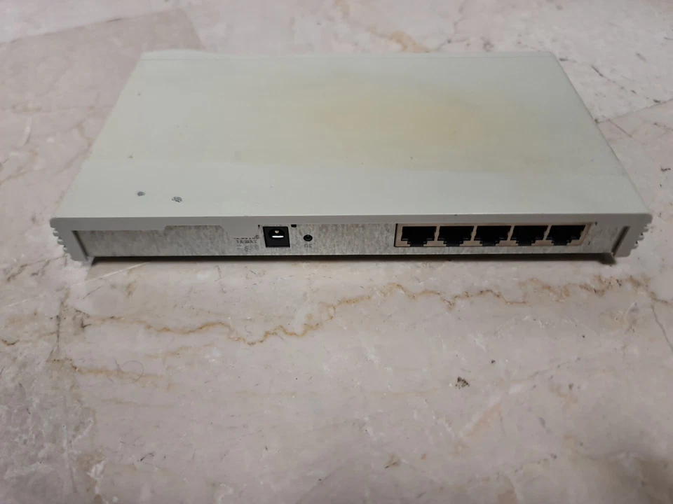 3Com Office Connect Dual Speed Switch 5 3C16790A 5 porte eth 10/100 - Imagen 4 de 4