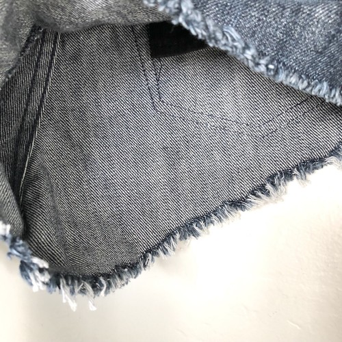 Pantalones cortos de mezclilla Carmar lavado oscuro tiro alto corte dobladillo deshilachado talla 27 - Imagen 7 de 9