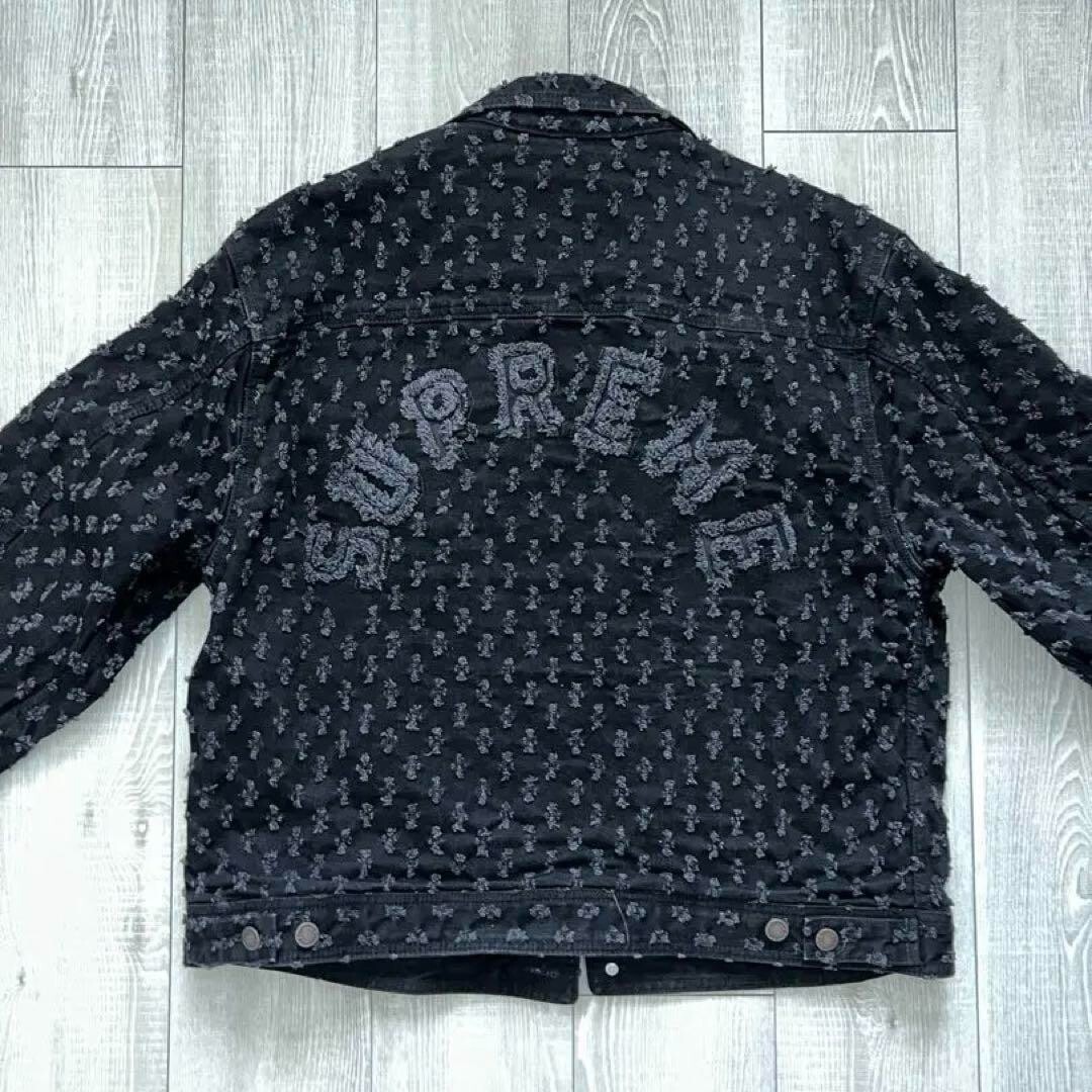 SUPREME Hole Punch Denim Trucker Jacket SS20 Button Closure SUPREME Hole Punch Denim Trucker Jacket SS20 Button Closure