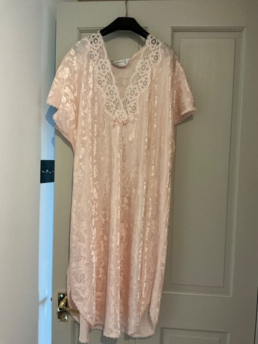 Vintage St Michael Peach Floral Satin Silky Night Dress size 18-20