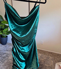 Windsor Women’s Green Solid Cowl Neck Ruched Strappy Satin Mini Dress, M