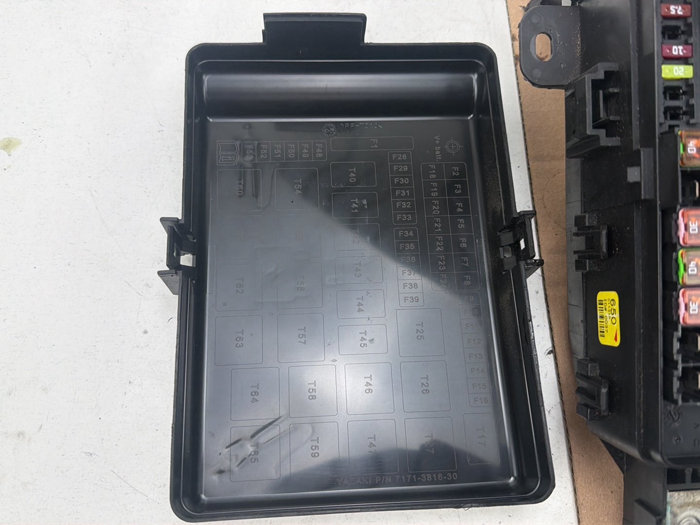 Maserati Ghibli 2014-2017 Outer Fuse box cover
