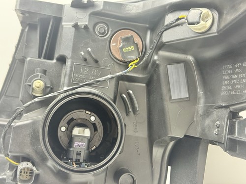 FORD EXPLORER 2013-2015 Right Headlamp Assembly OEM - Picture 12 of 21