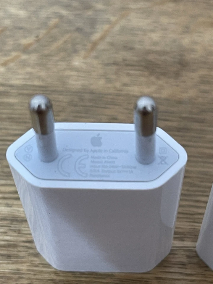 Genuine Official Apple A1400 5W EU 2pin USB Wall Mains Charger Plug Only - Image 4 of 4