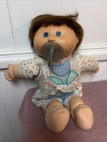 VTG Cabbage Patch Doll With Binky 14”