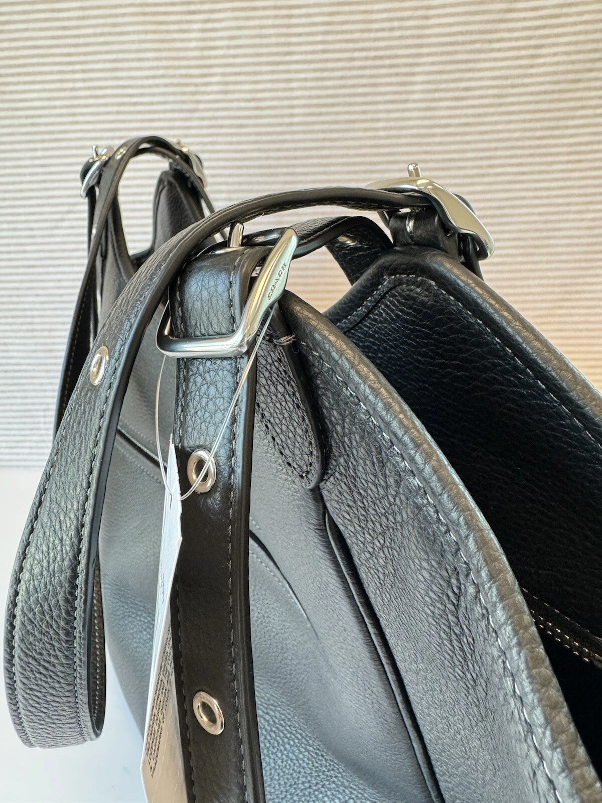 Borsa a tracolla ""Prato"" nuova con etichette Coach CM074 in pelle ciottolata nera