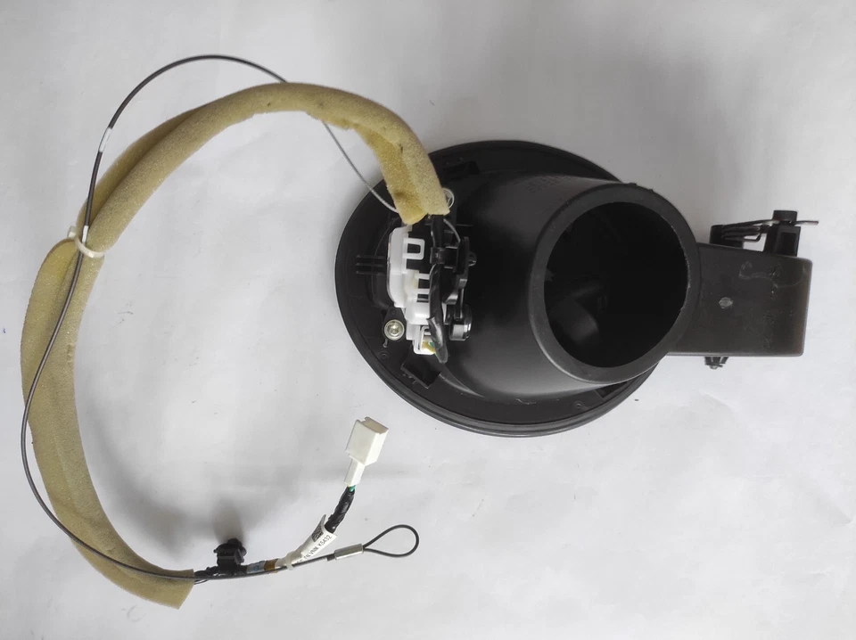 DFR54242X TAPON EXTERIOR E INTERIOR DE COMBUSTIBLE MAZDA CX-30 2019-2024 AZUL - Imagen 3 de 4