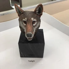 WOLF SCULPTURE BY LEGENDS, PLEASE READ ITEM DESCRIPTION FOR DETAILS