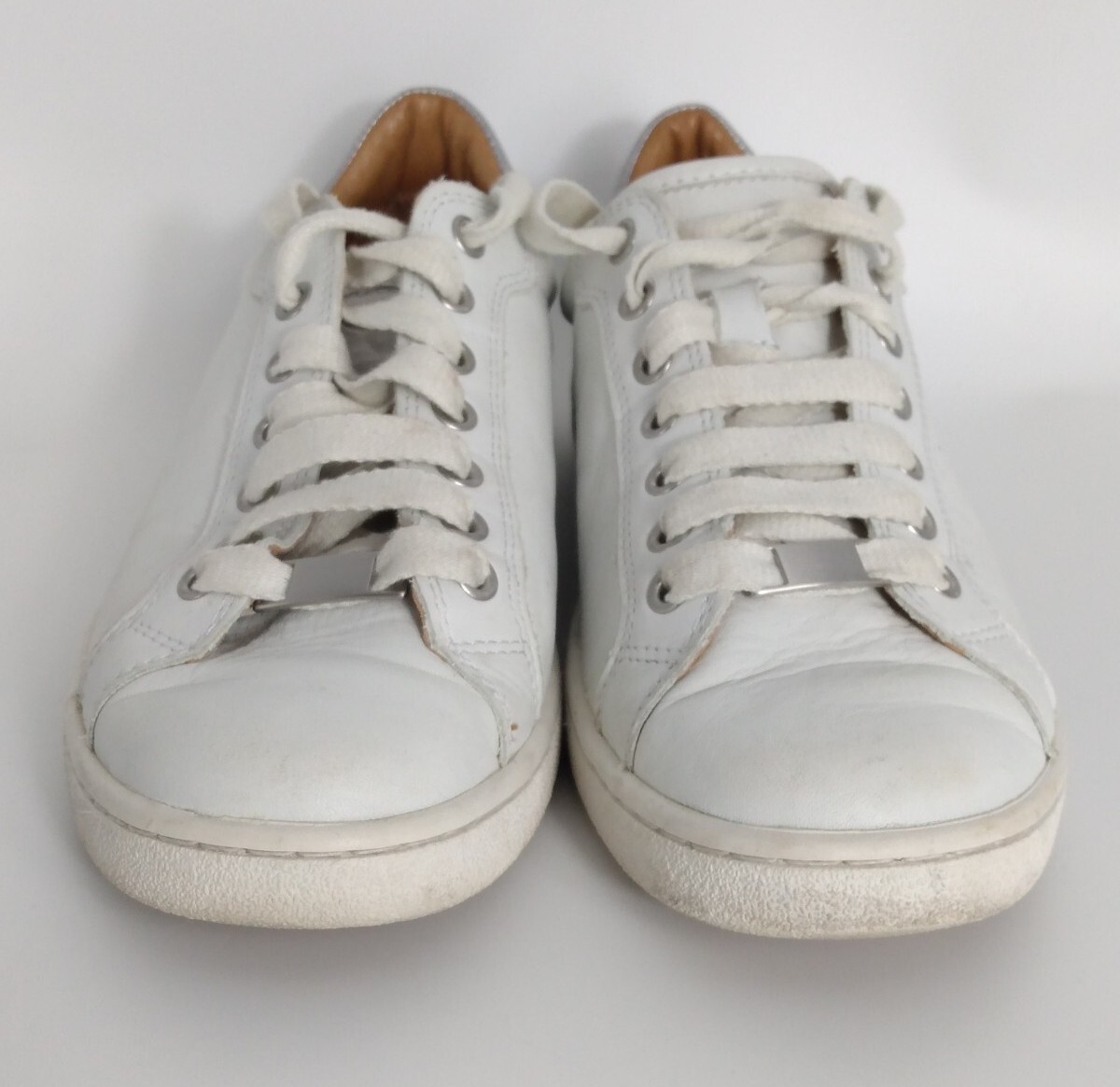 UGG W MILO ホワイトスニーカー USA5 SALE!!大人気!!【UGG】W MILO☆レザー☆スニーカー☆シンプル