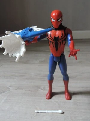 MARVEL TITAN SPIDER-MAN SERIES BLAST GEAR AVEC LANCEUR ET PROJECTILES - Photo 1/3