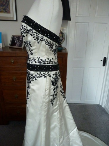 Pronuptia Paris Couture Wedding dress Size 12-14 - UNWORN - Picture 7 of 12