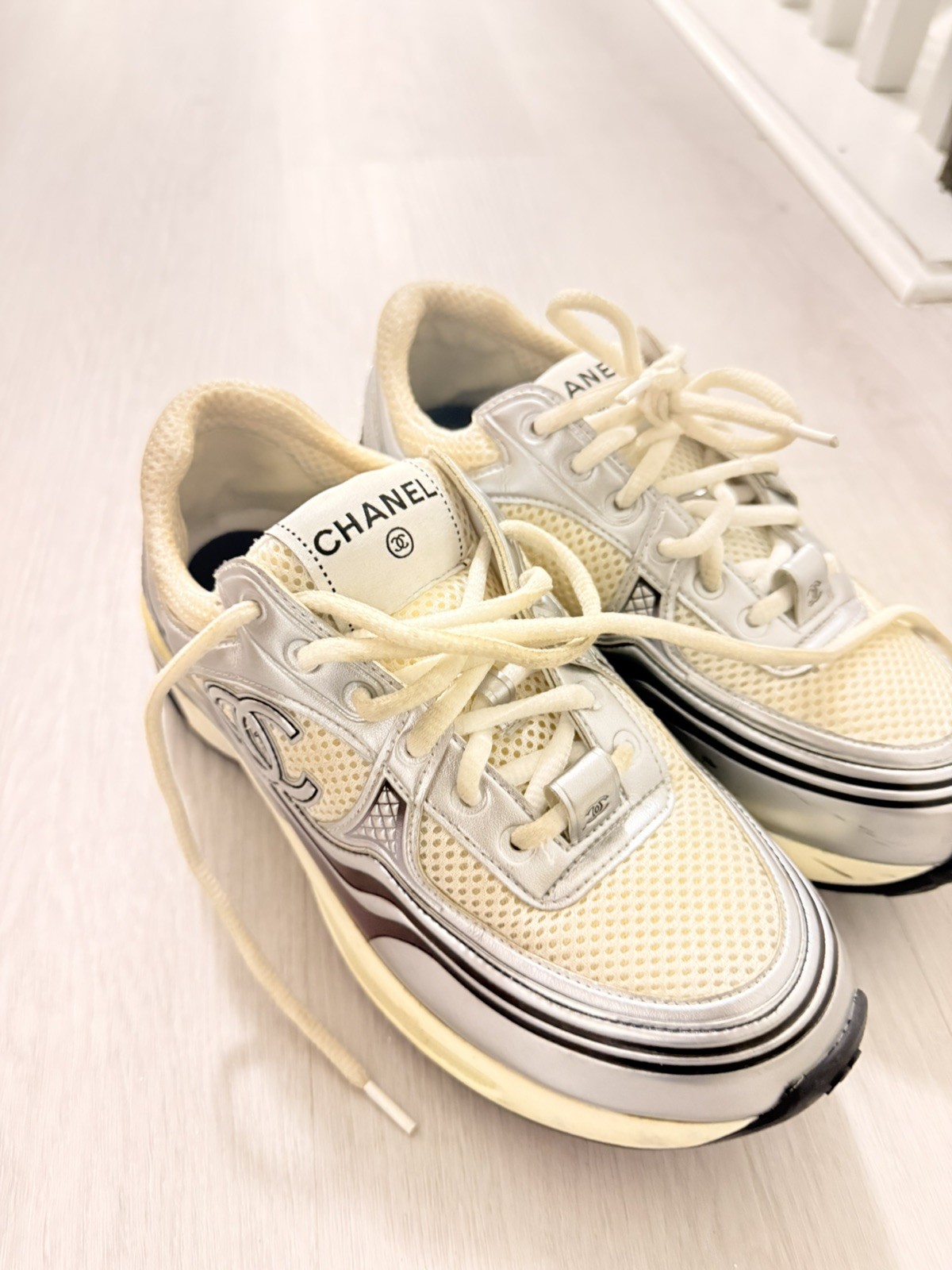 CHANEL sneakers women. Size 42 White silver designer CC Logo