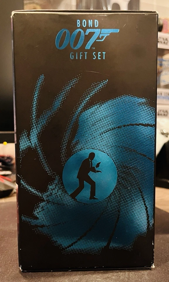 James Bond Deluxe Gift Sets - VHS Gift Set + Gift Set Volume 2 (GREAT CONDITION) Foto 3 de 4