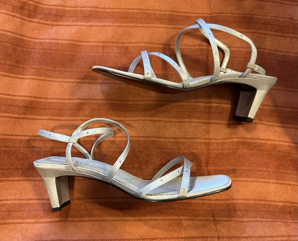 Sandalias Mixit Frankie Plateadas con Tirantes 9.5M Punta Cuadrada Tacón Medio Formal Boda Foto 2 de 4