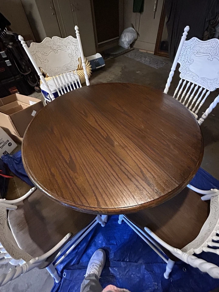 Table And 4 Chairs.  Oak With Walnut Finish And White Painted Base And Chairs. - Image 2 of 4