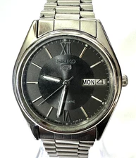 Vintage Seiko 5 Automatic Men Watch- Black Dial, Day/Date, Used. BN-04