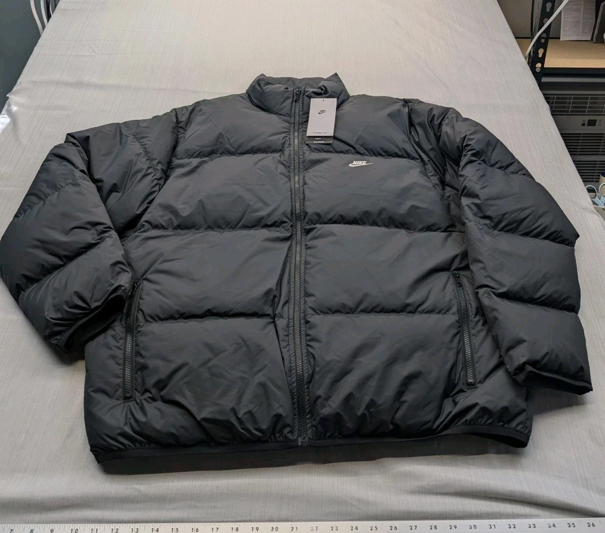 New Mens Nike Sportswear Club Therma-FIT Down Puffer Jacket Black Repel Size XL
Opens in a new windo