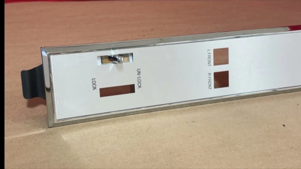 NOS FORD E0AZ-14527-D 1980-1987 GRAND MARQUIS LTD 2 DOOR LH WINDOW SWITCH BEZEL - Image 4 of 4