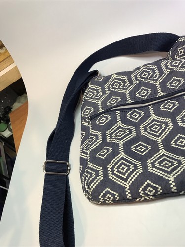 Thirty-One 31 Blue Geometric Crossbody Waterproof Organizer 12 X 10" Bag Tote - Picture 3 of 12