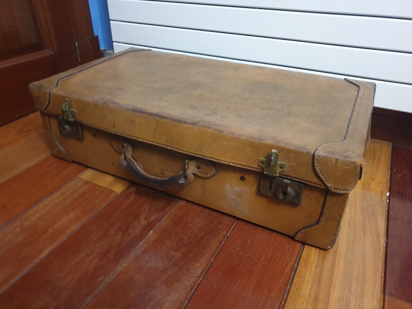 MALETA GRANDE DE CUERO ANTIGUA PIEL - AÑOS 30 - 40
