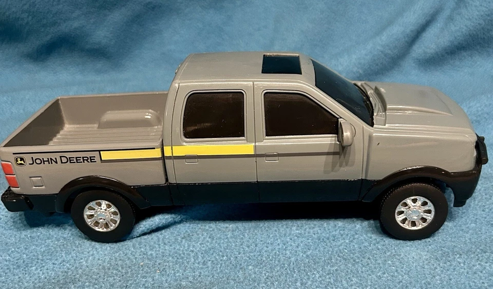 Lote de 2 productos con licencia Ertl John Deere concesionario diecast camioneta pickup -1/24 Foto 3 de 4