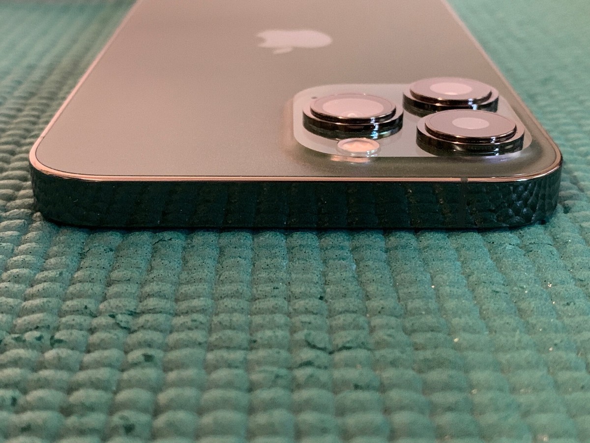 Apple iPhone 13 Pro Max- 128GB - Alpine Green (Unlocked) A2484