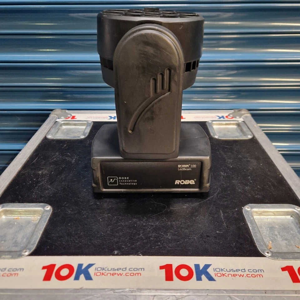 Robe LEDBeam 100 Package of 8x Lighting Fixtures in 8-Flightcase, Used - Image 2 of 4