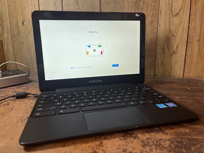 Samsung ChromeBook 3 11.6'' (16 GB, Intel Celeron, 1.60 GHz, 4 GB) Laptop - Black