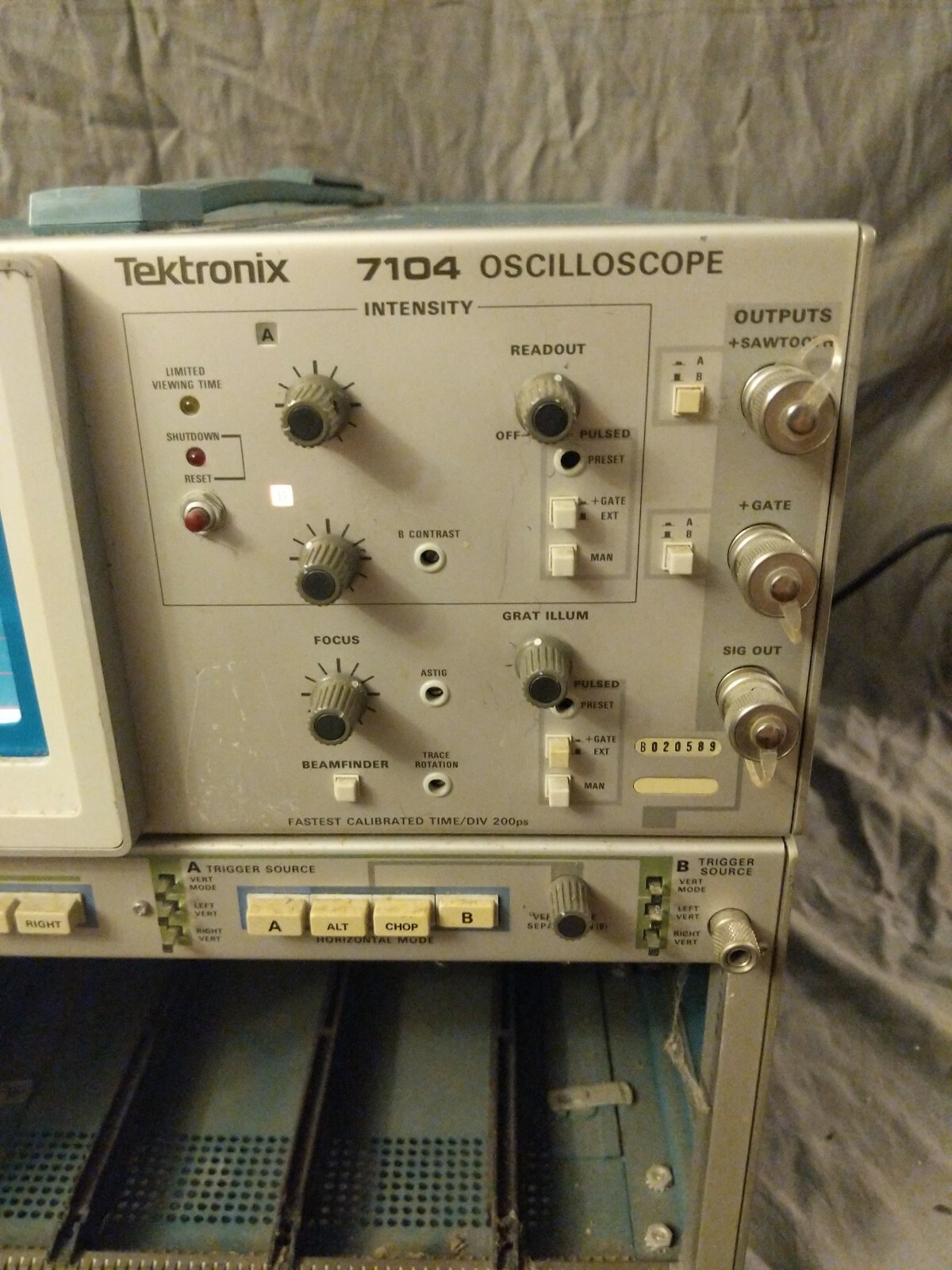 Tektronix 7104 Oscilloscope without plug-ins | eBay