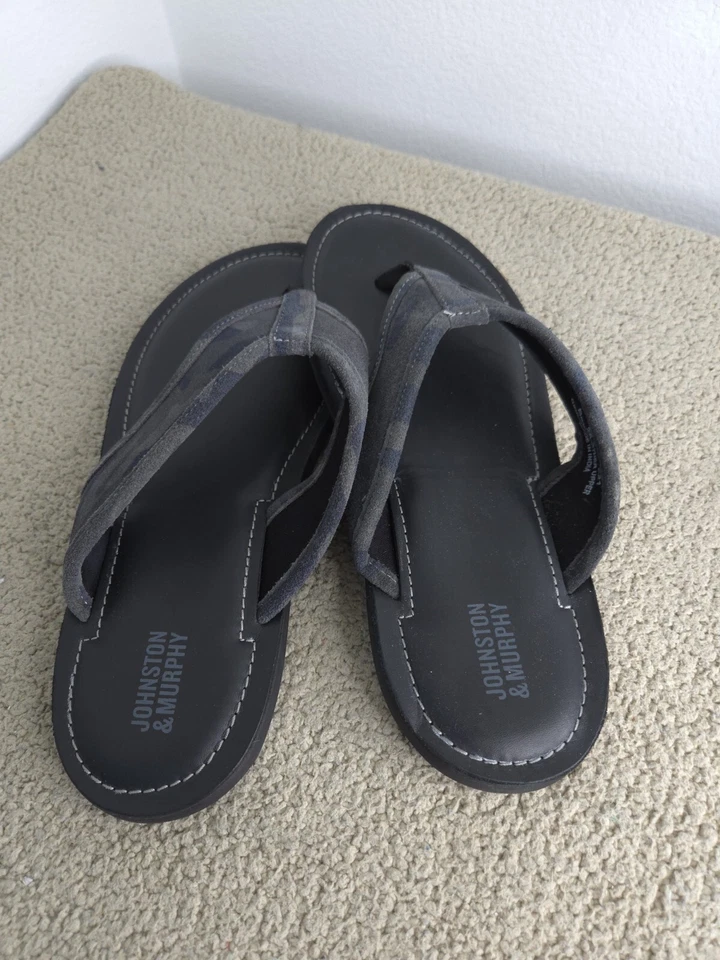 NWOT Johnston & Murphy Boys 7 Norris Suede Blue Gray Camo Thong Sandals - Image 2 of 4