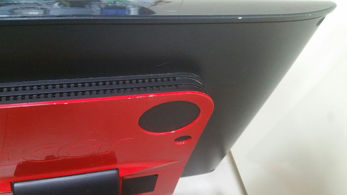 Acer Ferrari F-20 Black-Red 20