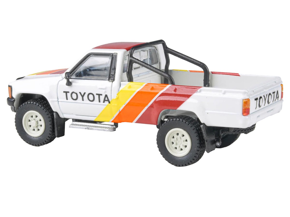 HILUX ホワイト ミニカー ピックアップトラック Toyota 